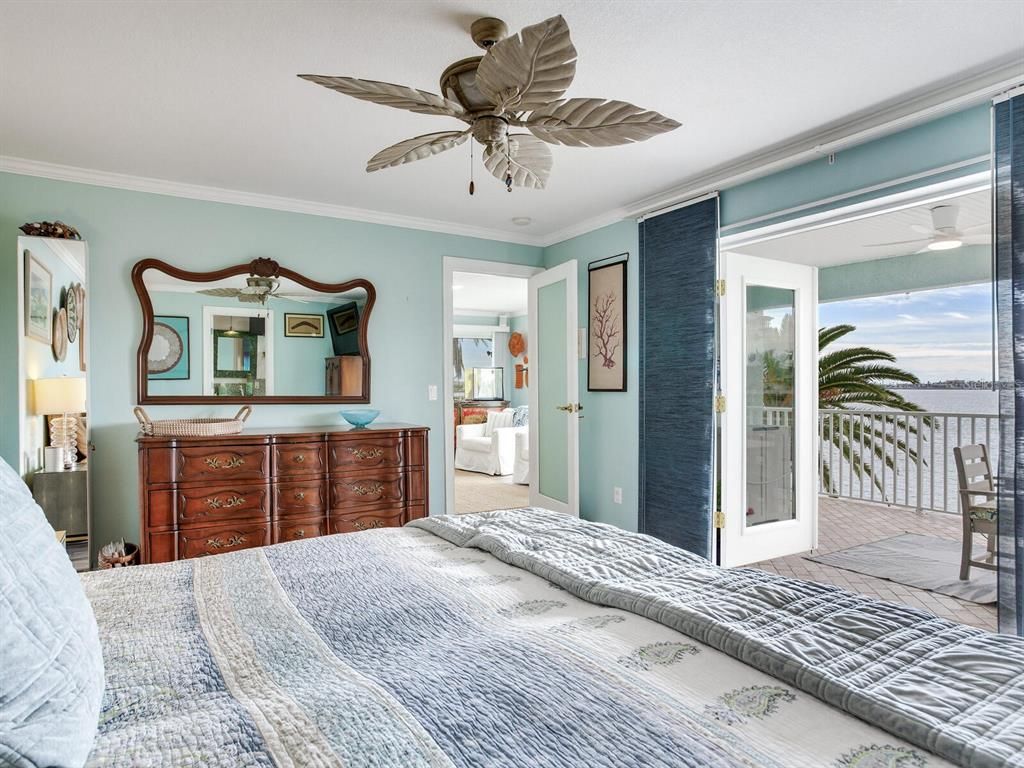 Bedroom, Interior, Water