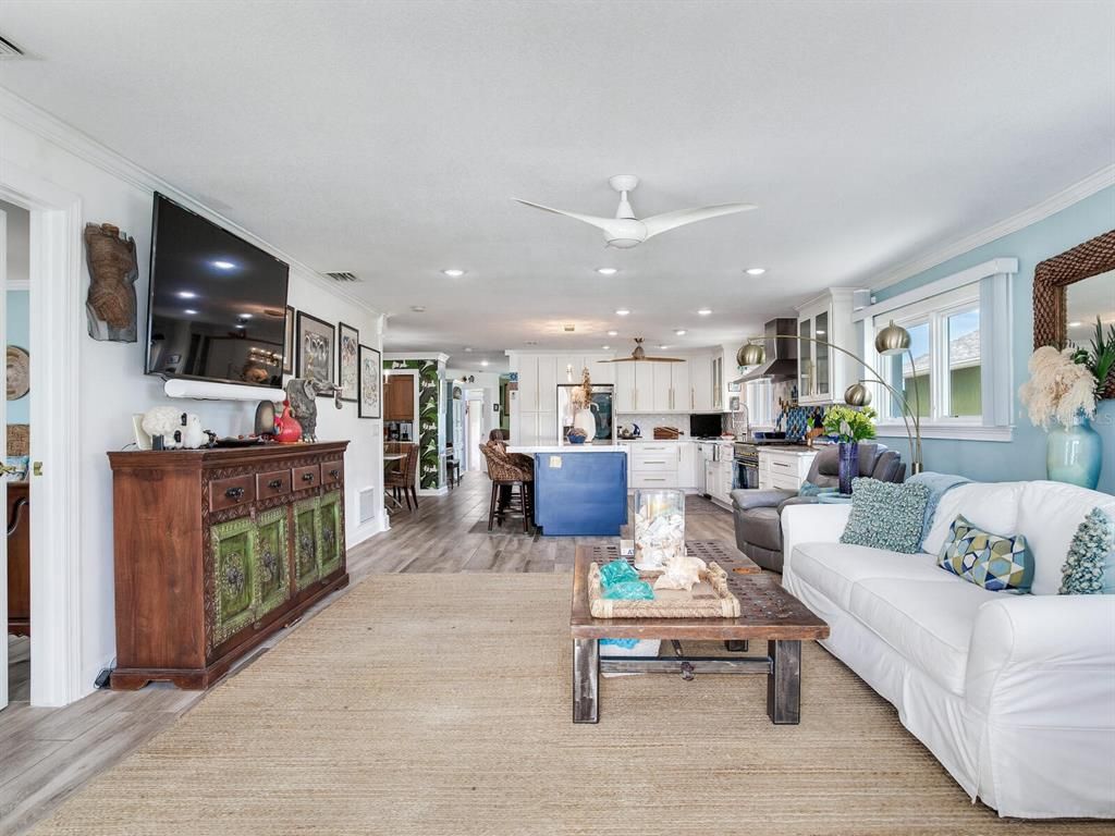 Interior, Kitchen, Living room, Recessed Lighting, Wood Texture Flooring