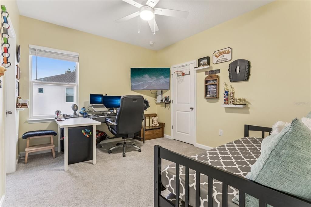 Home Office, Interior