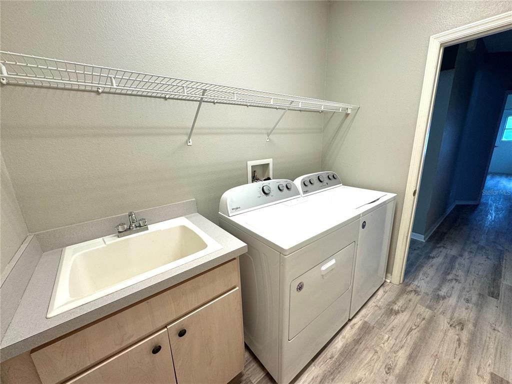 Interior, Washer, Wood Texture Flooring