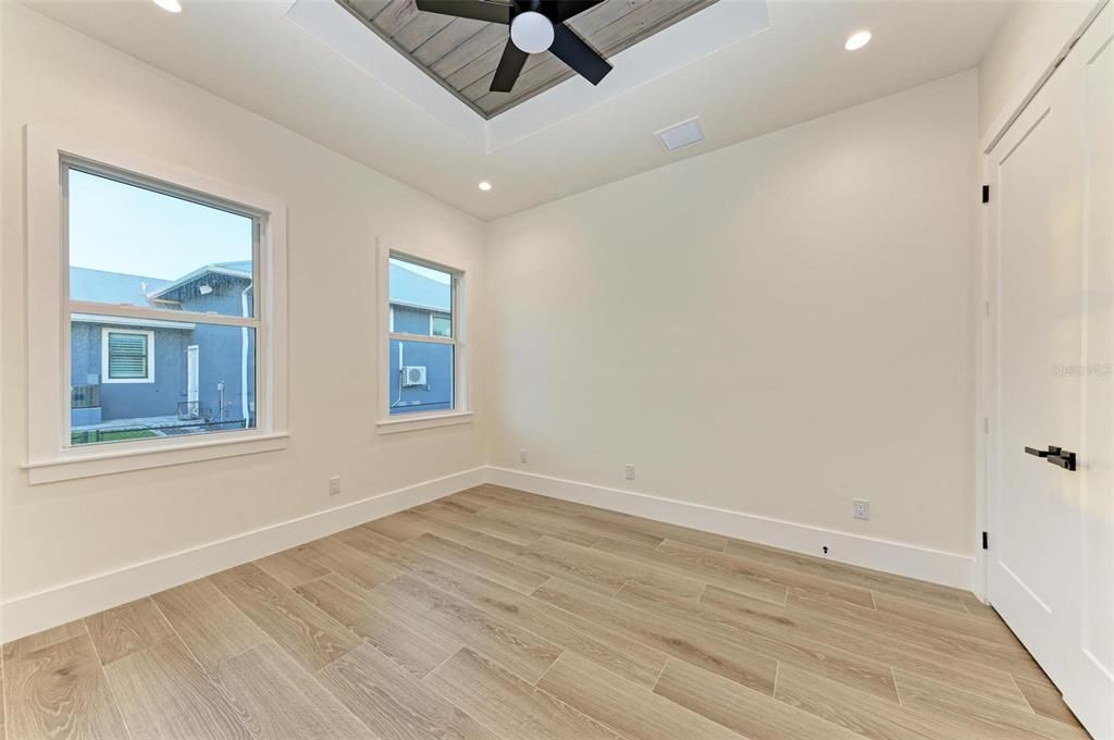 Empty room, Interior, Recessed Lighting, Wood Texture Flooring