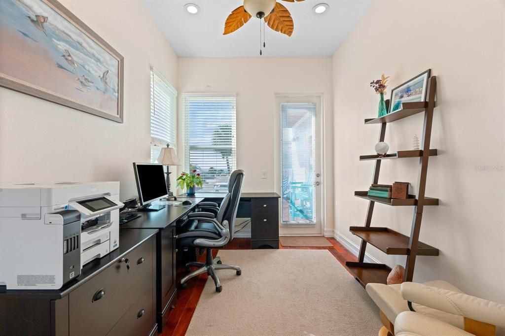 Home Office, Interior, Recessed Lighting, Wood Texture Flooring