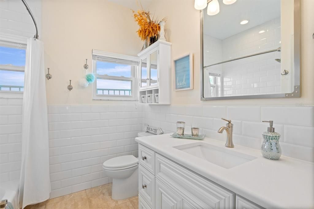 Bathroom, Interior, Recessed Lighting