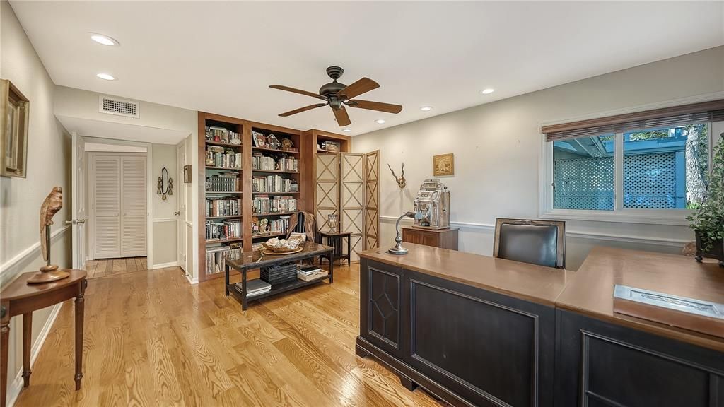 Home Office, Interior, Recessed Lighting, Wood Texture Flooring