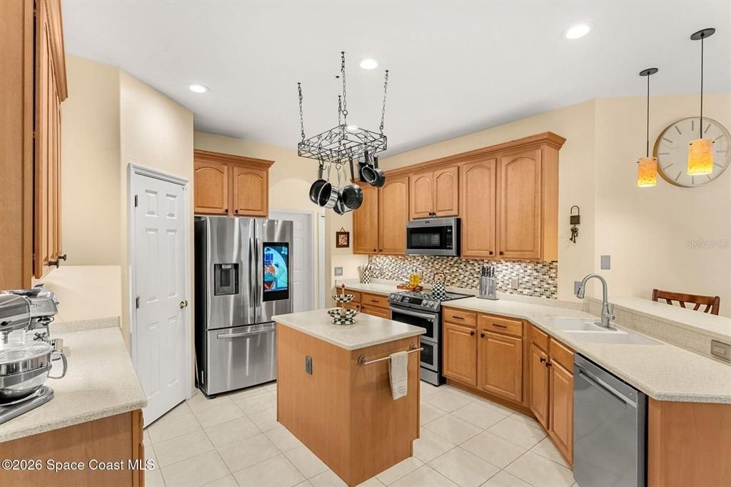 Interior, Kitchen, Pendant Lights, Recessed Lighting, Stainless Steel Appliances