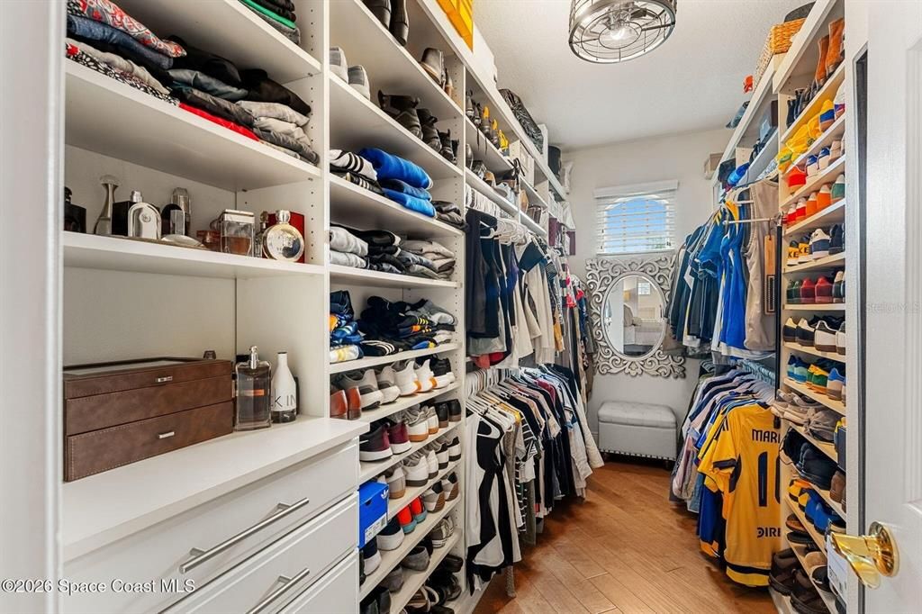 Interior, Walk-in Closets, Wood Texture Flooring
