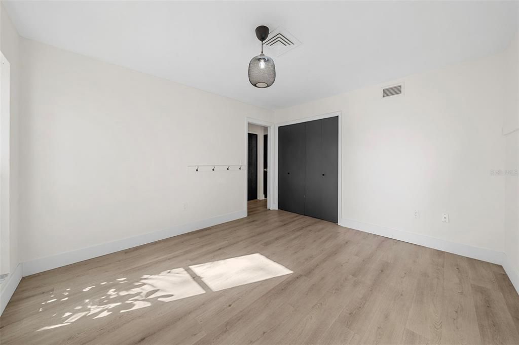 Empty room, Interior, Pendant Lights, Wood Texture Flooring
