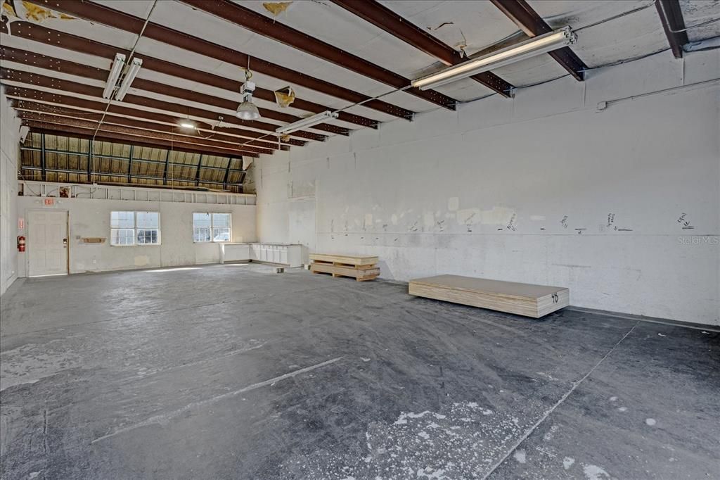 Garage, Interior, Wooden Beams