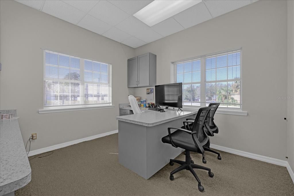 Home Office, Interior