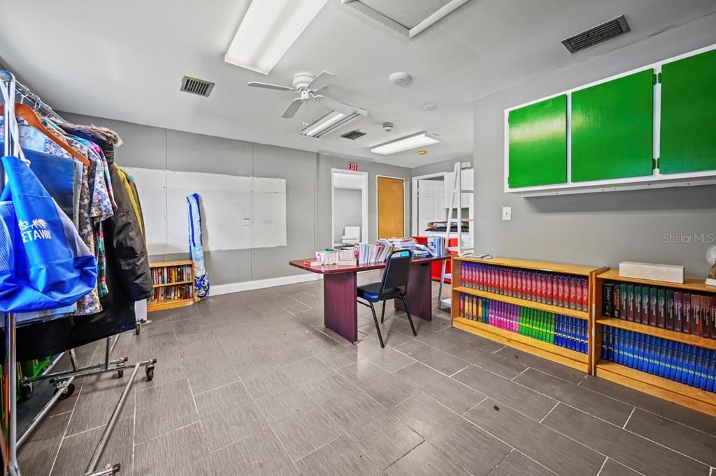 Home Office, Interior