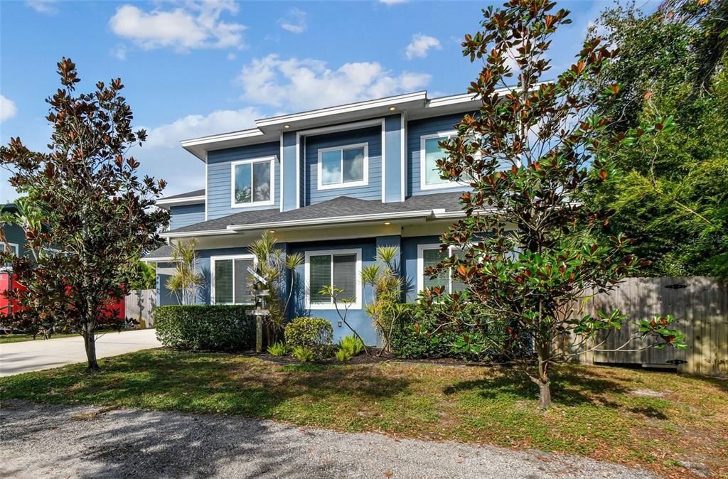 Exterior, Facade, American Foursquare