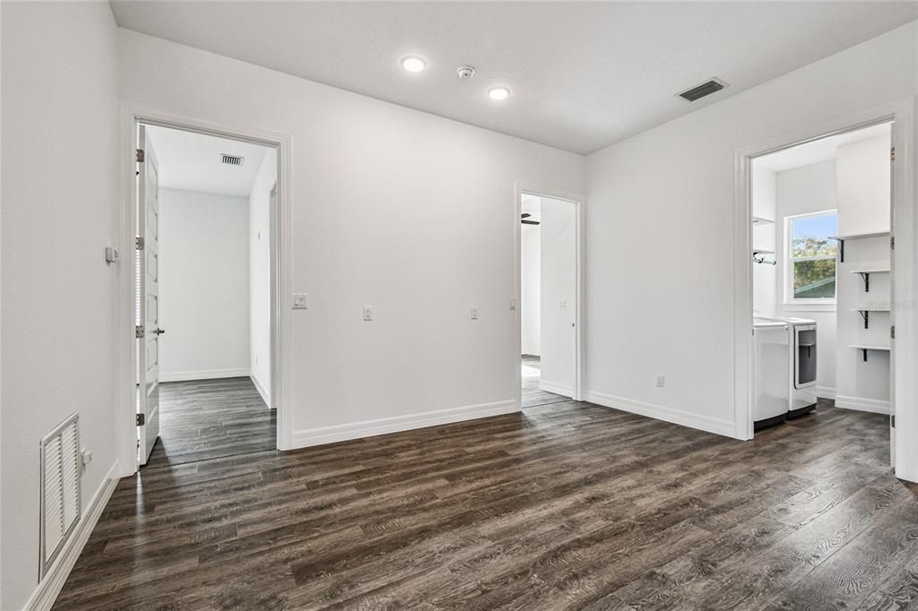 Empty room, Interior, Recessed Lighting, Wood Texture Flooring