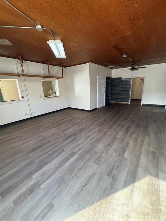 Empty room, Interior, Wooden Ceilings, Wood Texture Flooring