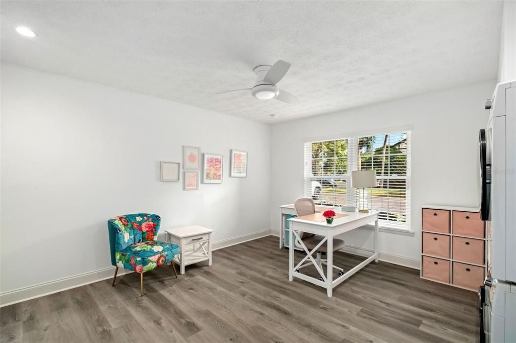 Home Office, Interior, Recessed Lighting, Wood Texture Flooring