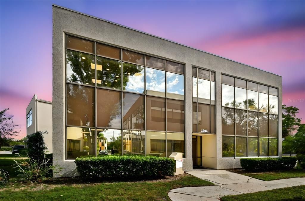 Backyard, Exterior, Facade, Modern