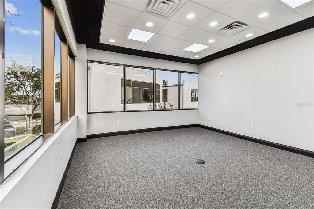 Empty room, Interior, Recessed Lighting