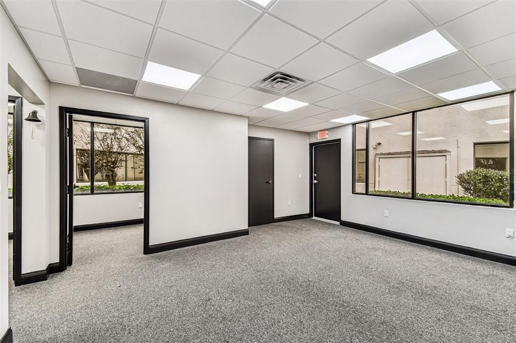 Empty room, Interior, Recessed Lighting