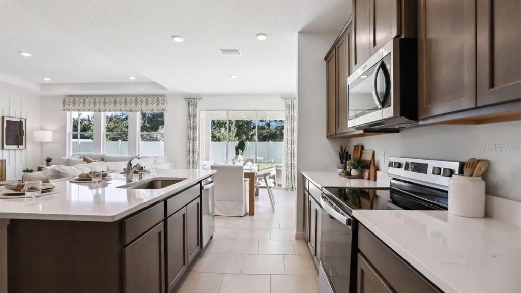 Dining room, Interior, Kitchen, Recessed Lighting, Stainless Steel Appliances