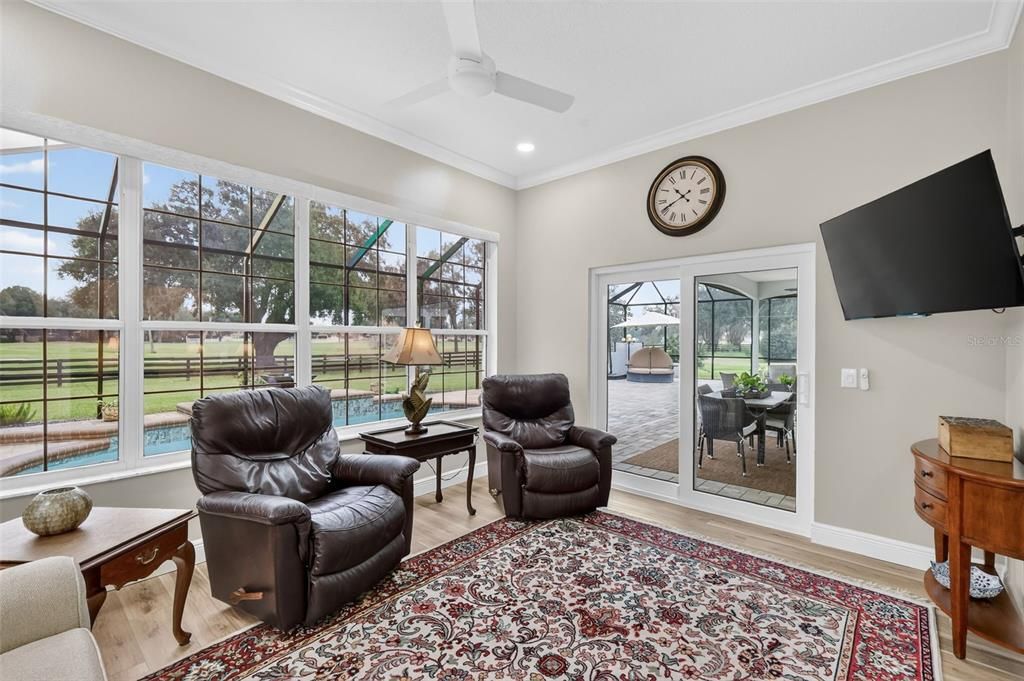 Interior, Recessed Lighting, Sun Room, Wood Texture Flooring