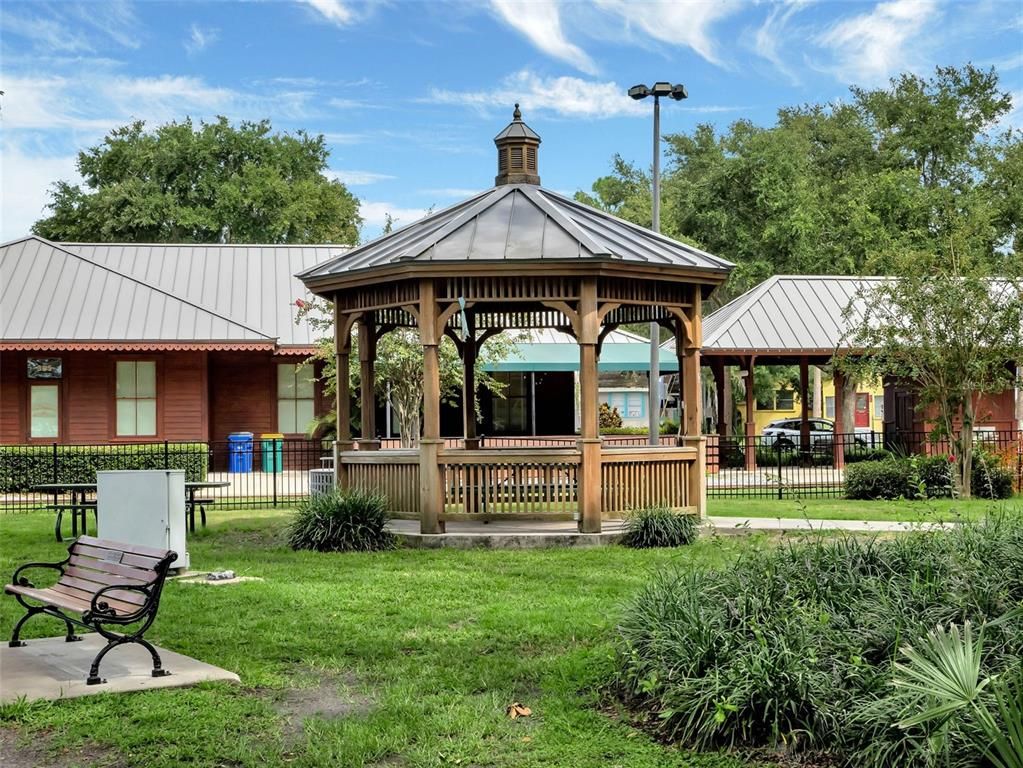 Backyard, Exterior, Hot Tub