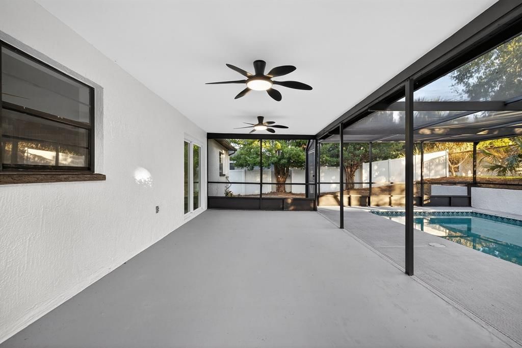 Interior, Pool, Sun Room