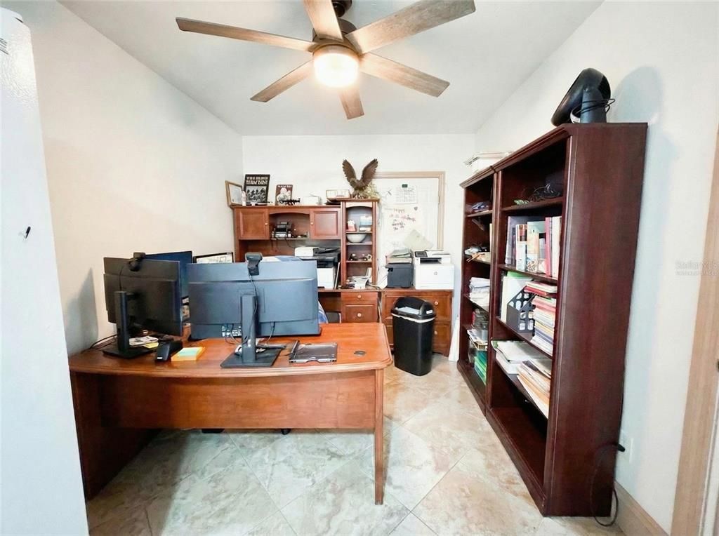 Home Office, Interior