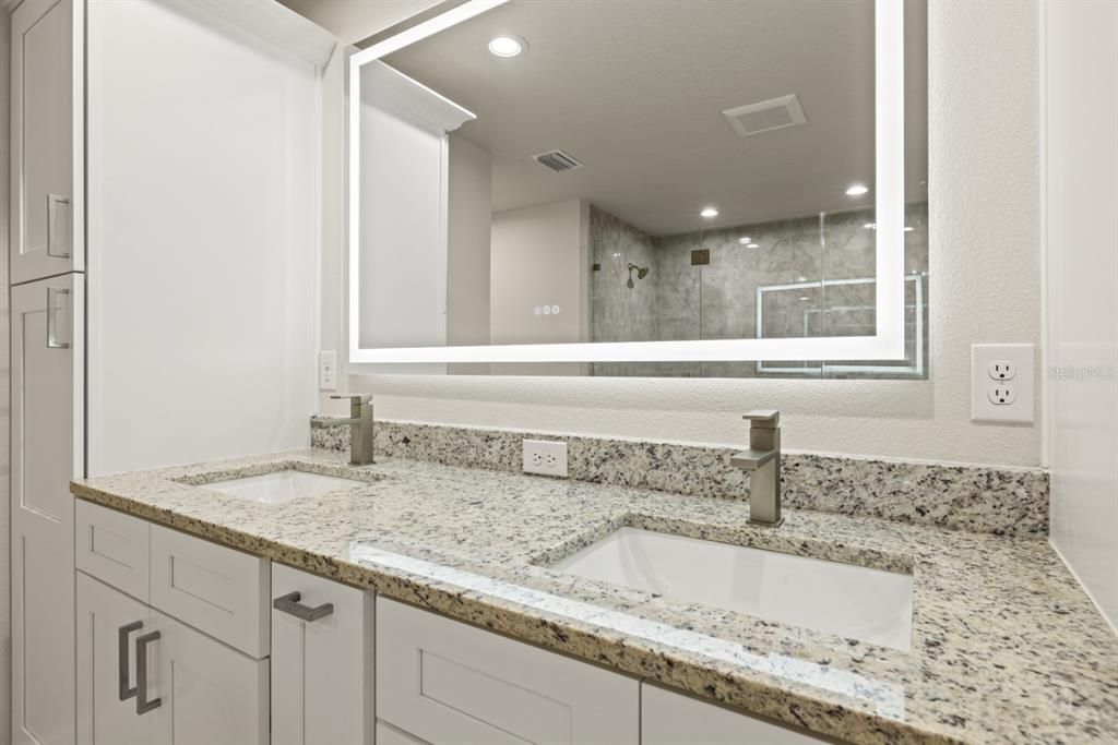 Bathroom, Interior, Recessed Lighting