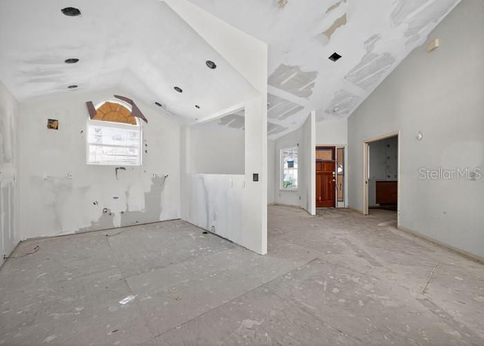 Empty room, Interior, Recessed Lighting