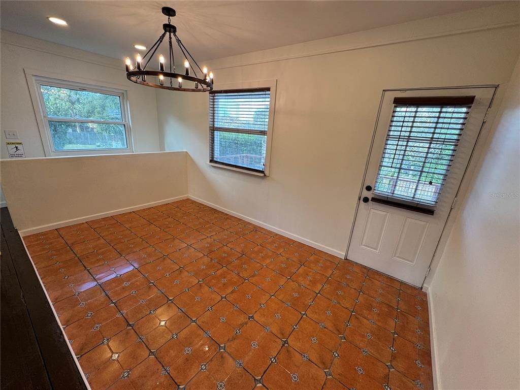 Chandelier, Empty room, Interior, Pendant Lights, Recessed Lighting