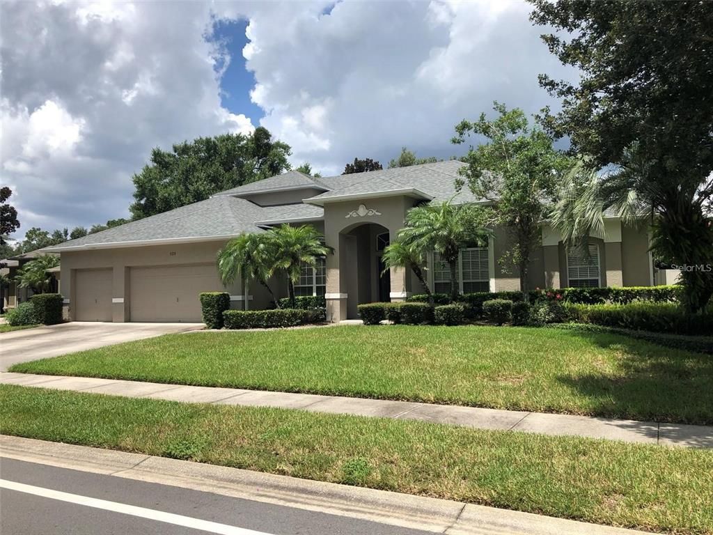 Attached, Exterior, Facade, Ranch