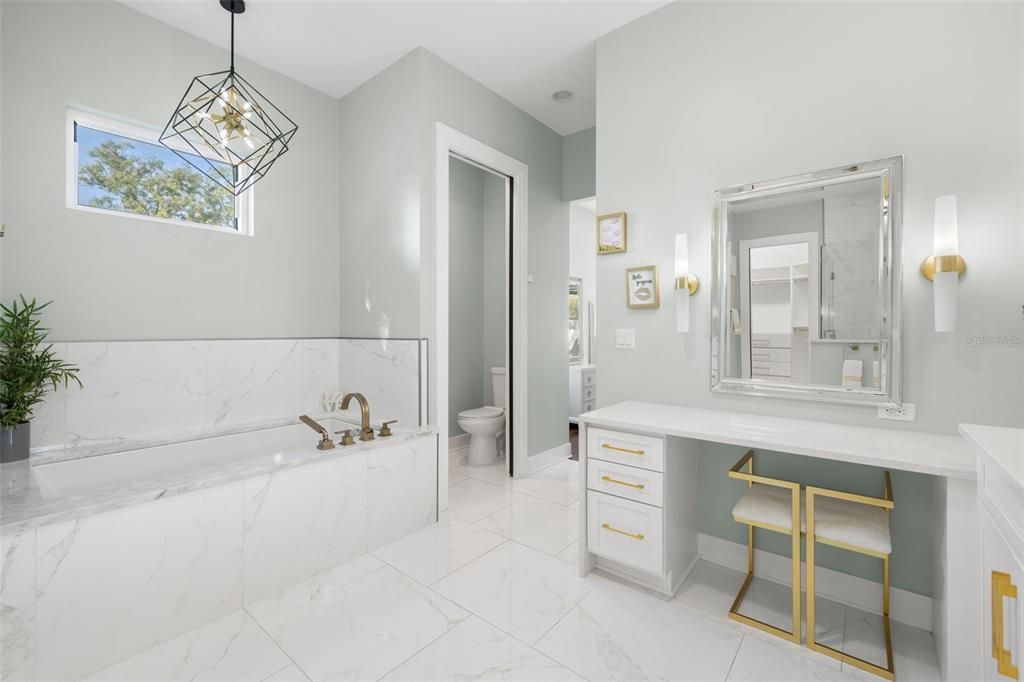Bathroom, Interior, Marble, Pendant Lights