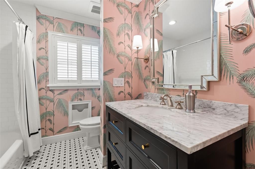 Bathroom, Interior, Recessed Lighting