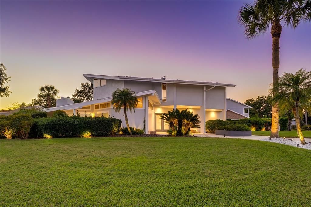 Backyard, Exterior, Facade, Modern