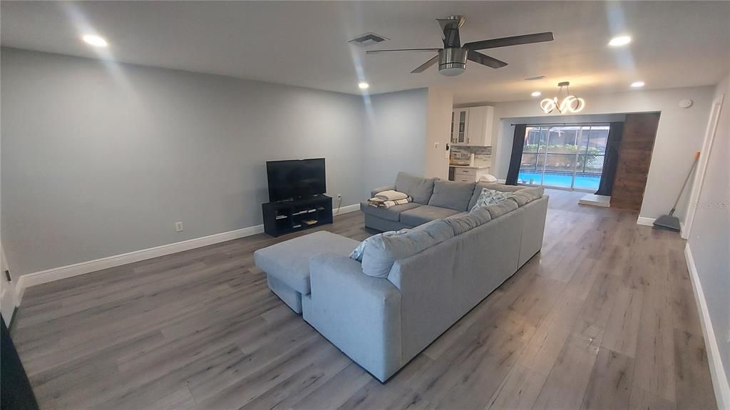 Interior, Living room, Pendant Lights, Recessed Lighting, Wood Texture Flooring