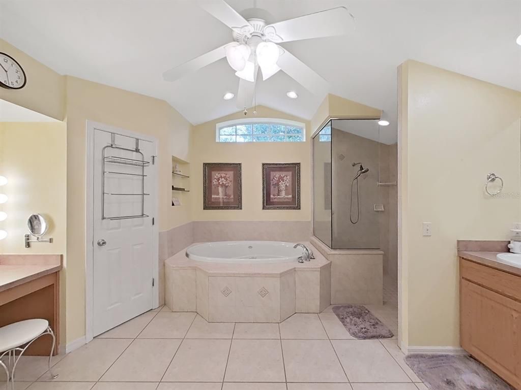 Bathroom, Interior, Recessed Lighting