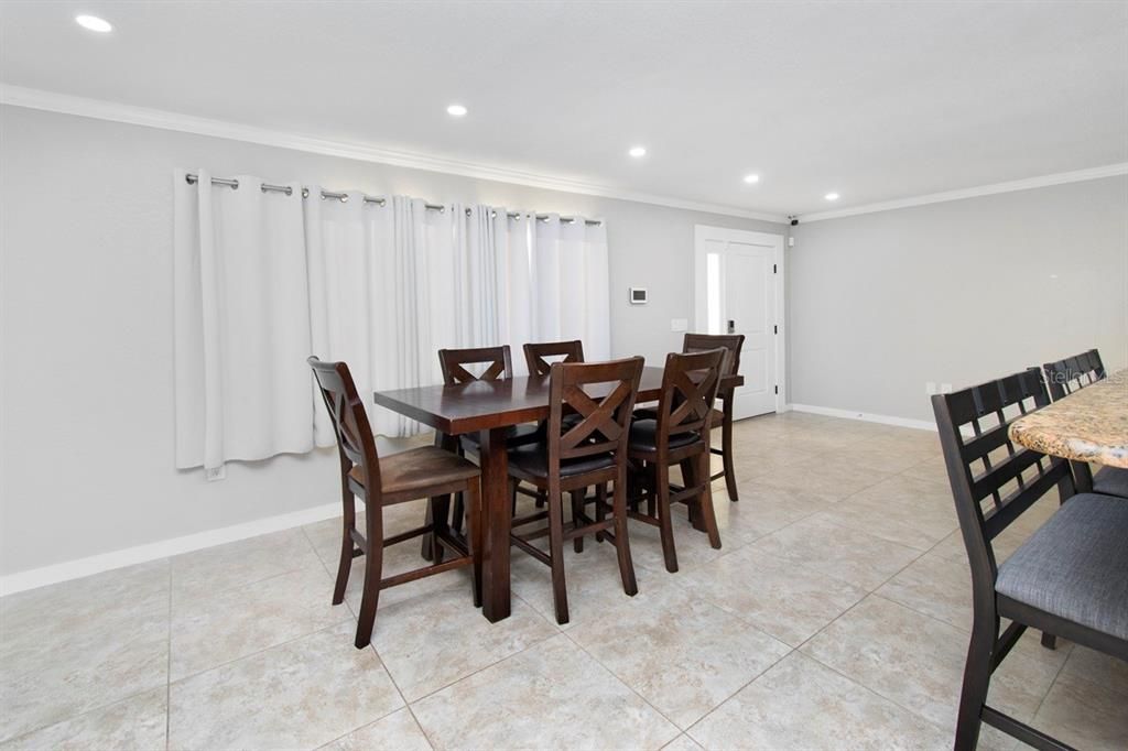 Dining room, Interior, Recessed Lighting