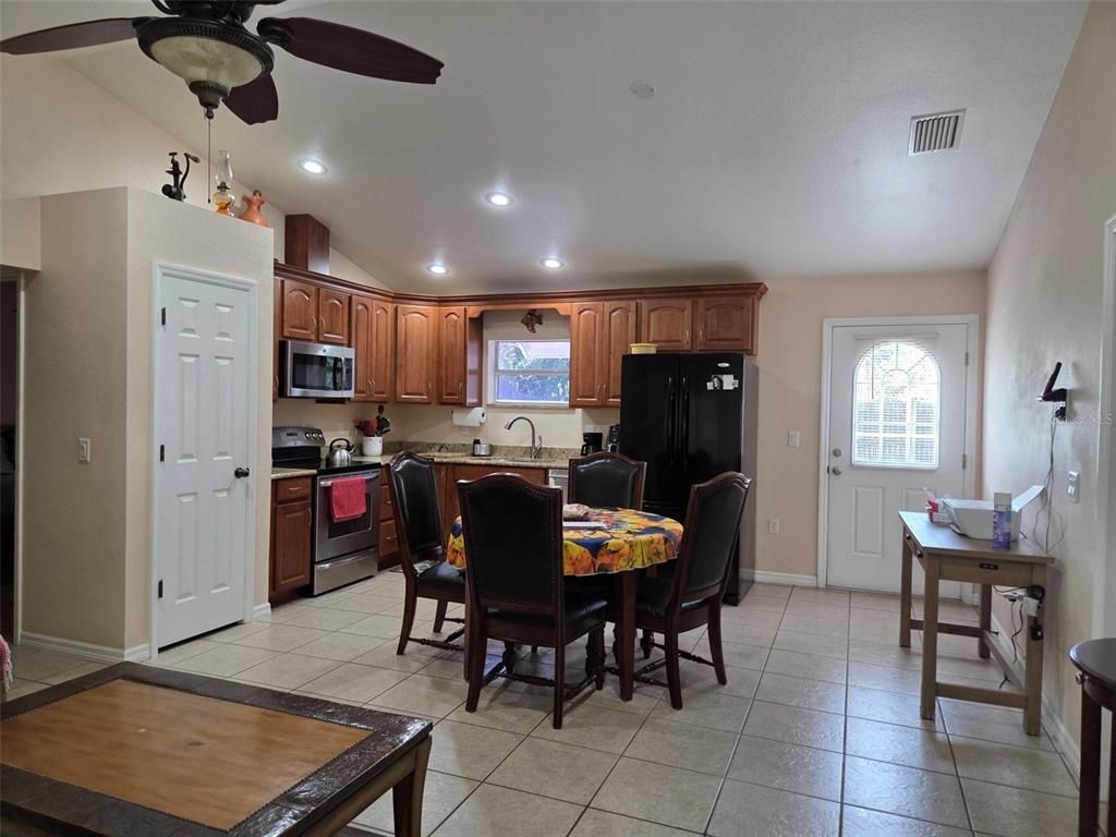 Dining room, Interior, Kitchen, Recessed Lighting