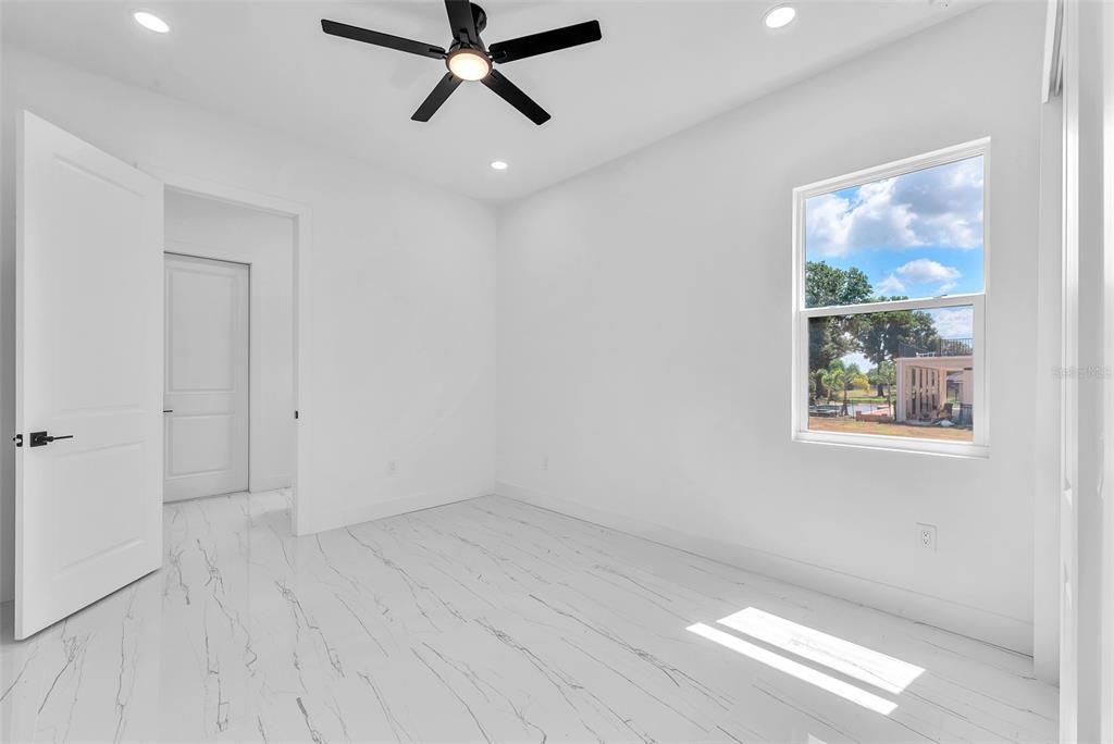 Empty room, Interior, Marble, Recessed Lighting
