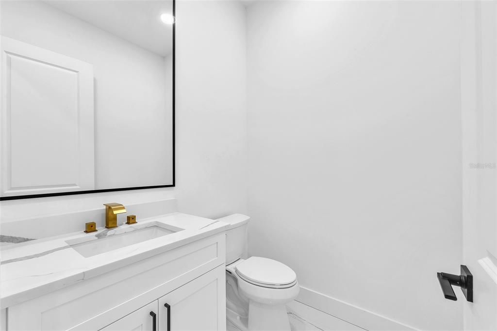 Bathroom, Interior, Recessed Lighting