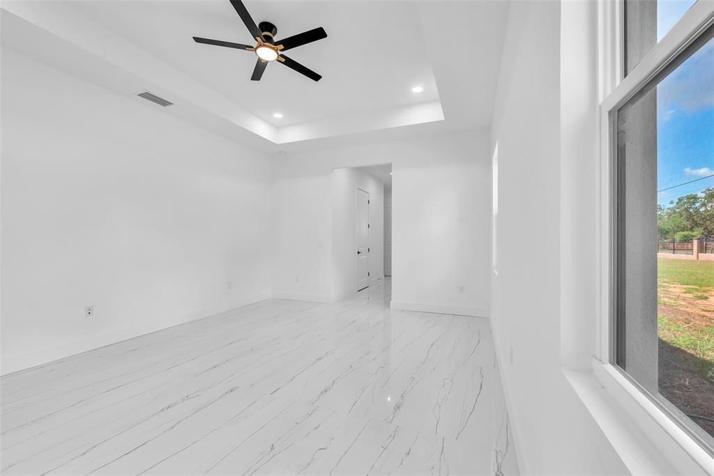 Empty room, Interior, Marble, Recessed Lighting