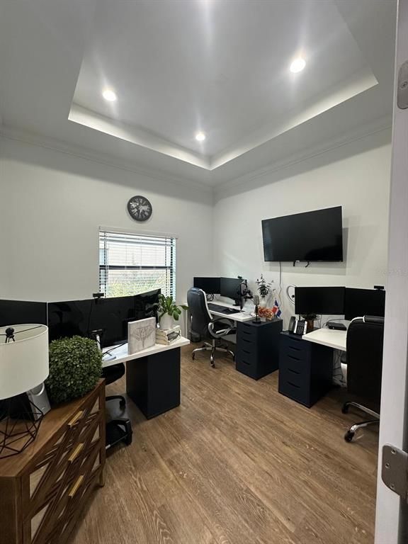 Home Office, Interior, Recessed Lighting, Wood Texture Flooring