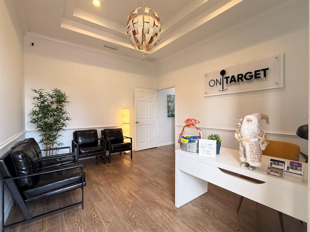 Home Office, Interior, Pendant Lights, Recessed Lighting, Wood Texture Flooring