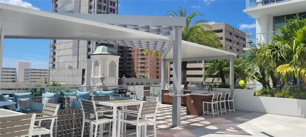 Exterior, Outdoor Kitchen