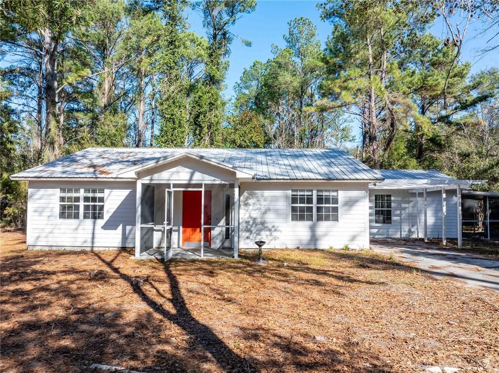 Exterior, Facade, Ranch