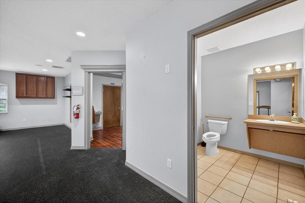 Bathroom, Interior, Recessed Lighting, Wood Texture Flooring