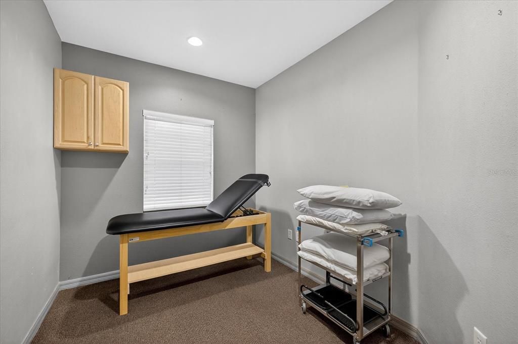 Fitness Equipment, Interior, Recessed Lighting