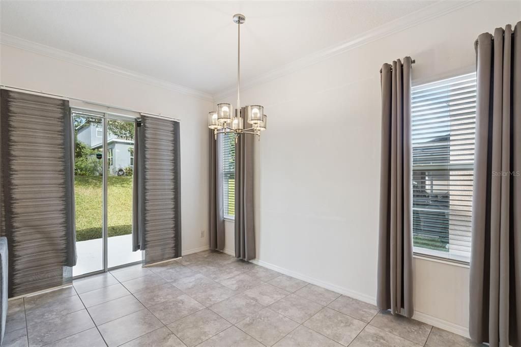 Empty room, Interior, Pendant Lights