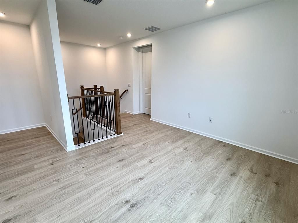 Interior, Recessed Lighting, Wood Texture Flooring