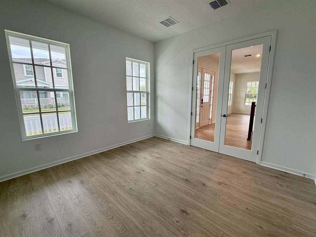 Empty room, Interior, Recessed Lighting, Wood Texture Flooring