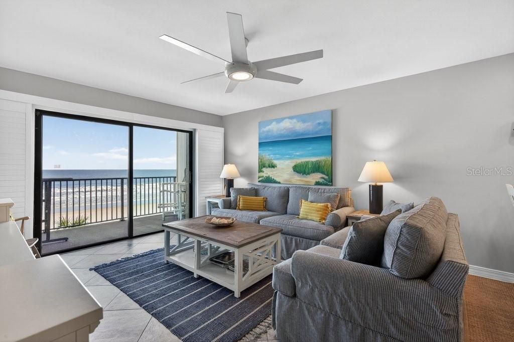 Interior, Living room, Water